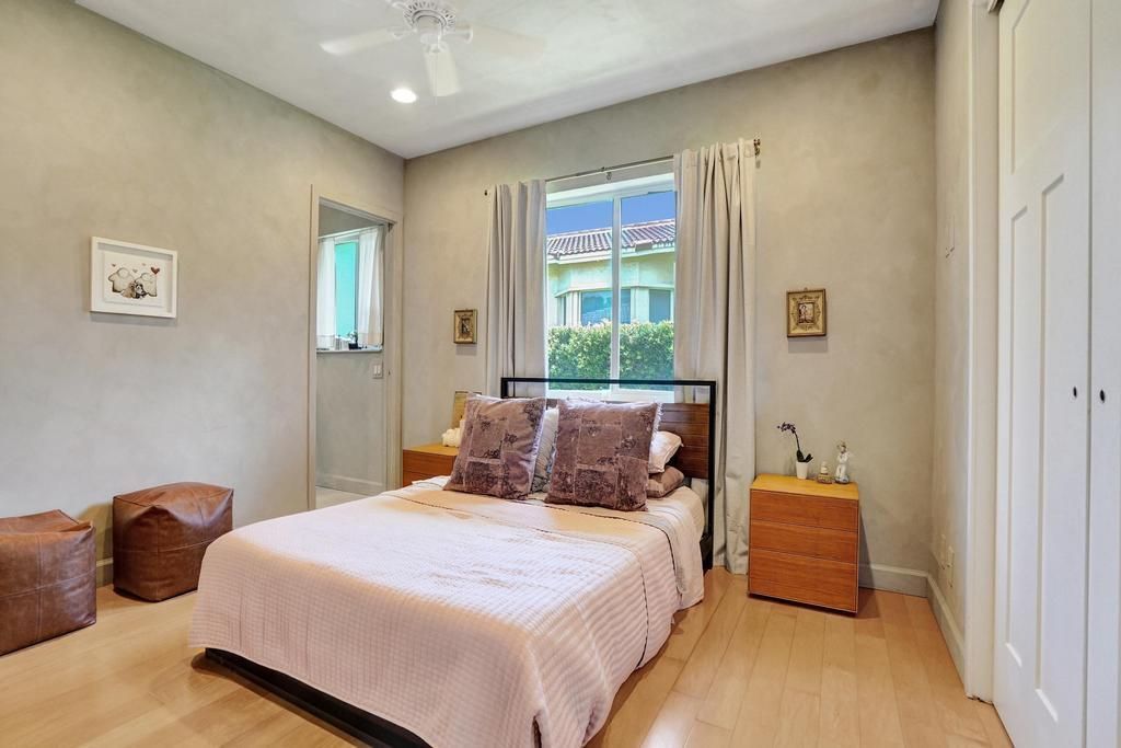 5 Gatehouse Road, Sea Ranch Lakes, FL 33308 Photo