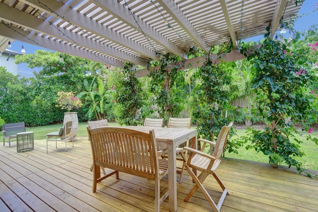 5 Gatehouse Road, Sea Ranch Lakes, FL 33308 Photo