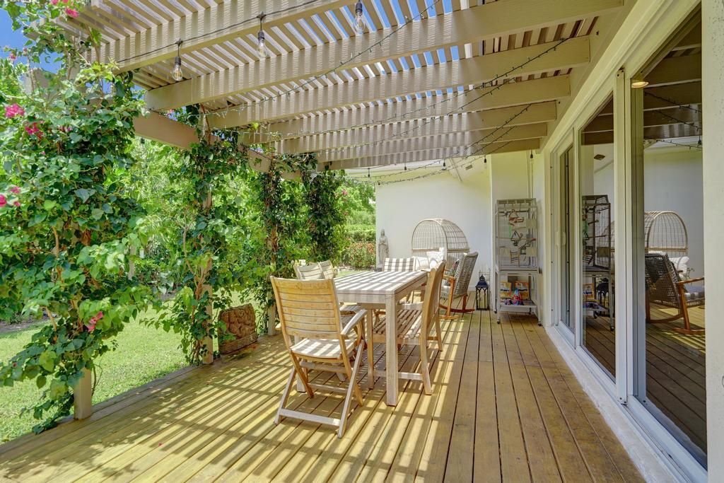 5 Gatehouse Road, Sea Ranch Lakes, FL 33308 Photo