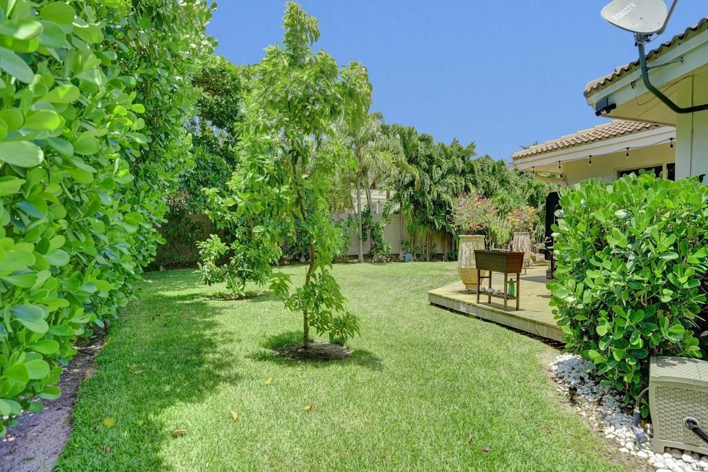 5 Gatehouse Road, Sea Ranch Lakes, FL 33308 Photo