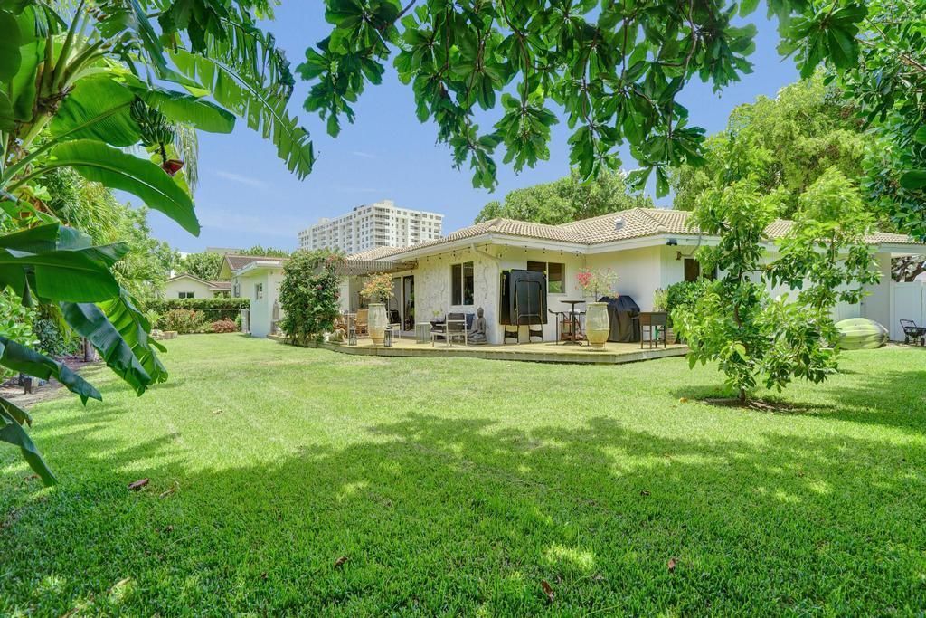 5 Gatehouse Road, Sea Ranch Lakes, FL 33308 Photo