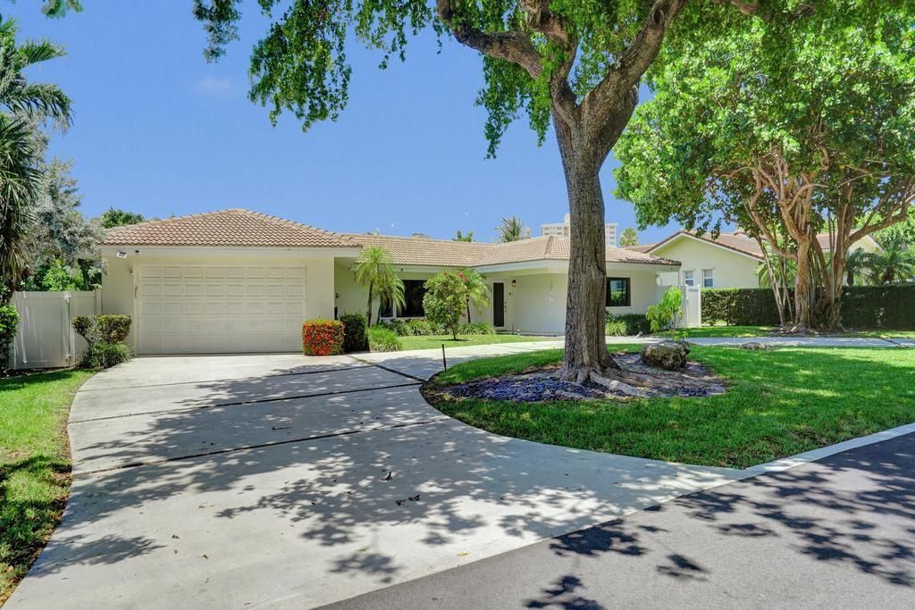 5 Gatehouse Road, Sea Ranch Lakes, FL 33308 Photo