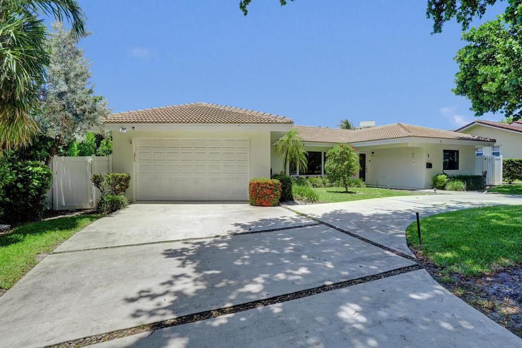 5 Gatehouse Road, Sea Ranch Lakes, FL 33308 Photo