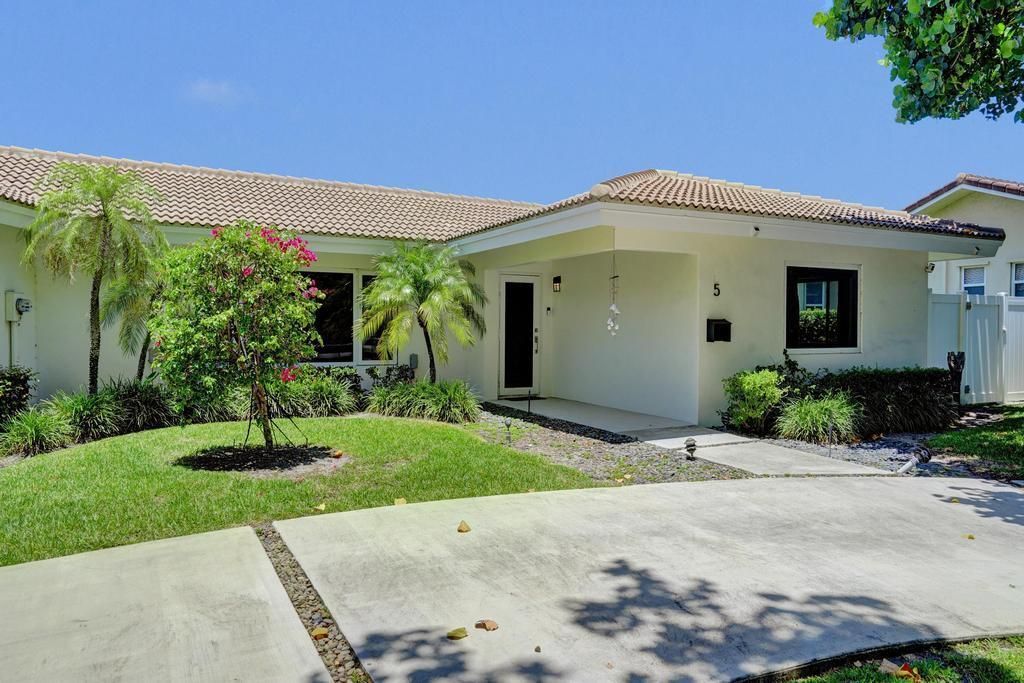 5 Gatehouse Road, Sea Ranch Lakes, FL 33308 Photo