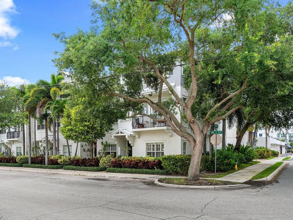 290 NE 5th Avenue, Unit 9, Delray Beach, FL 33483