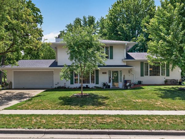 1094 Lowell Drive , Apple Valley, MN 55124