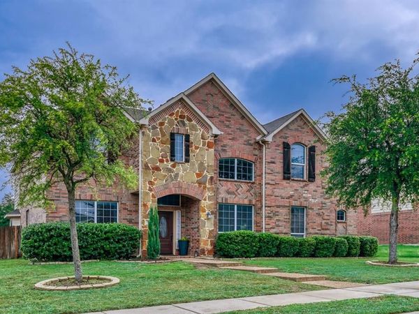 933 Ginger Trail, DeSoto, TX 75115