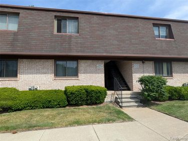 25470 Quarter Deck Street, Harrison Township, Mi 48045