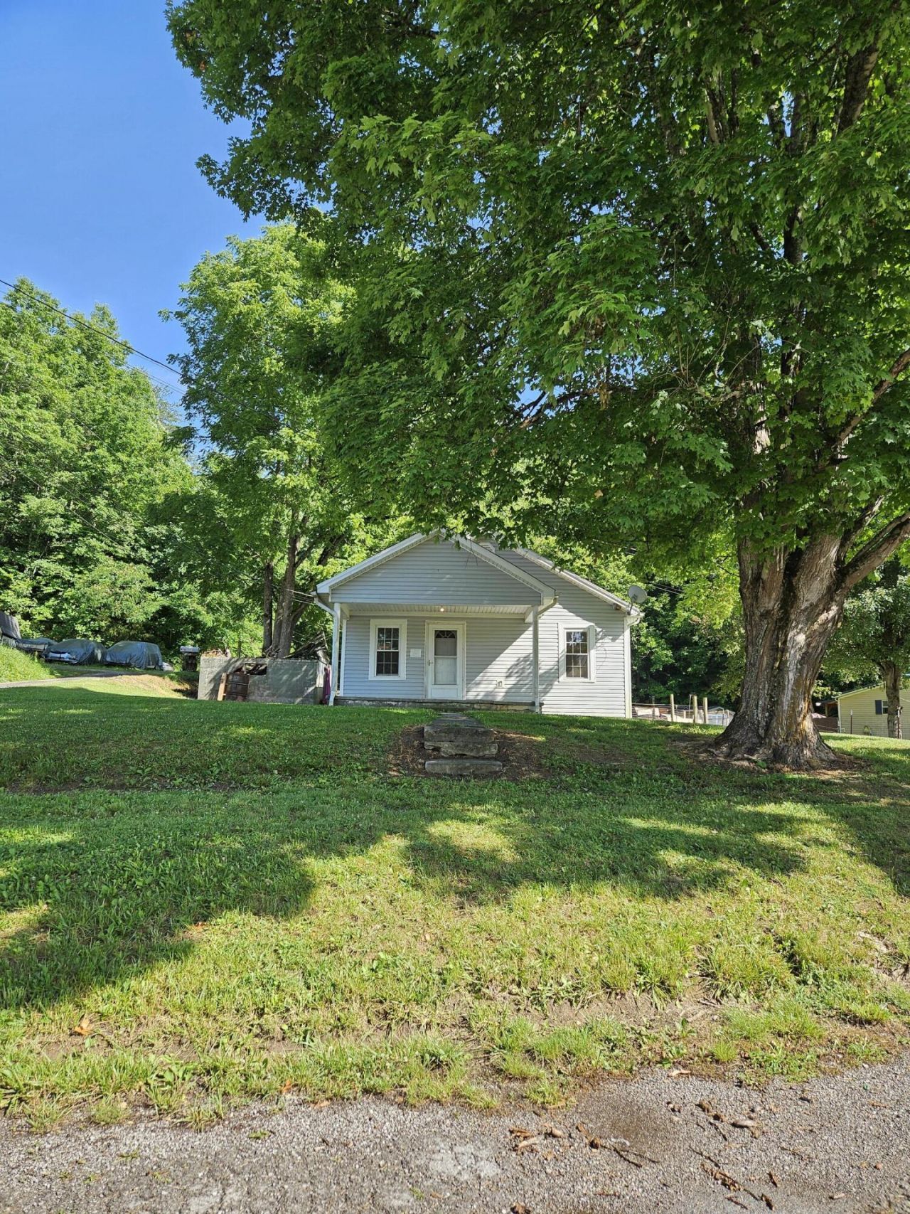 154 Mullins Drive, Sneedville, TN 37869 Main Photo