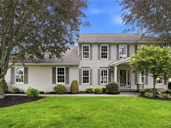 72 Burbank Drive , Orchard Park, NY 14127