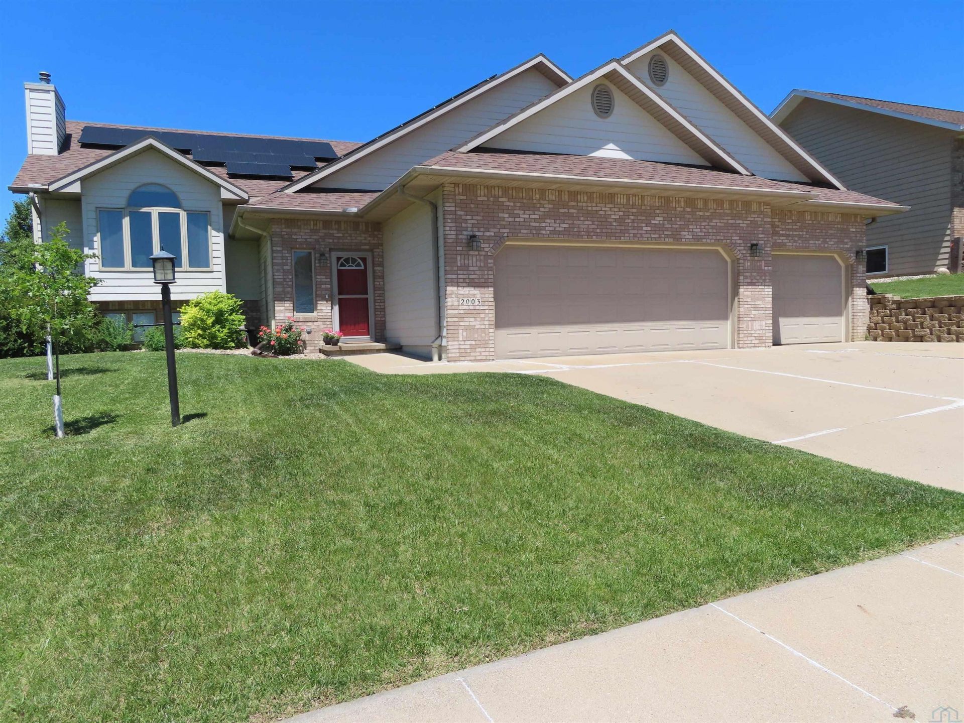 2003 Trinity Court, Sioux City, IA 51104 Main Photo