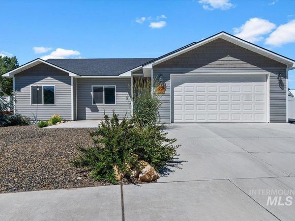 1200 Saddle Dr, Filer, ID 83328