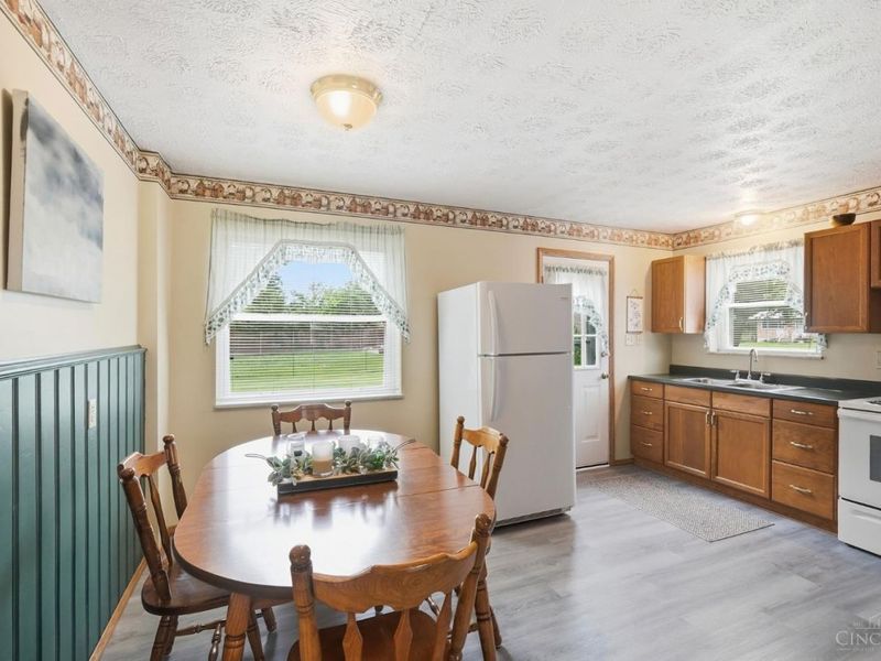 9374 Silva Drive, Cincinnati, OH 45251 Photo 6