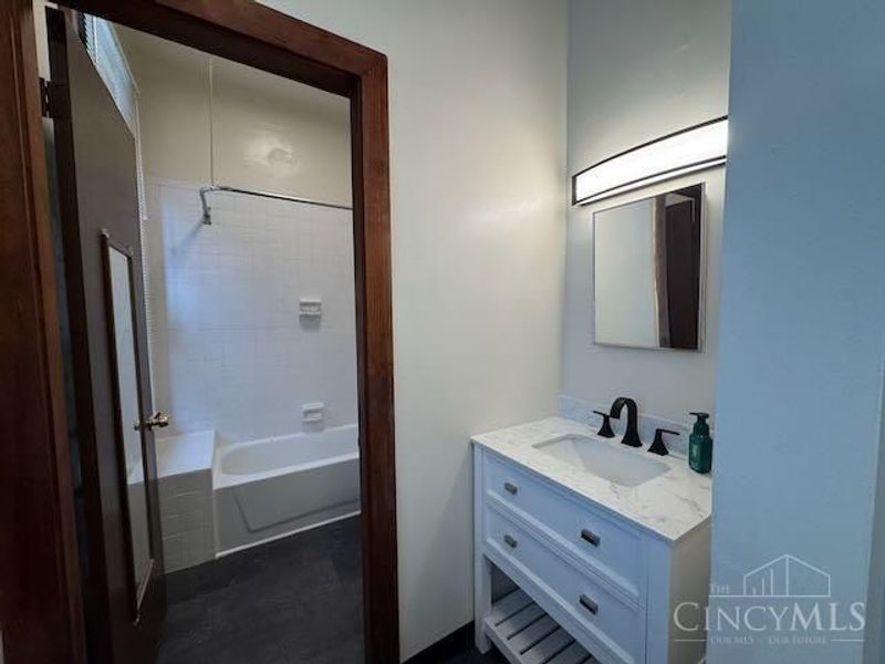 230 Rockdale Avenue, Cincinnati, OH 45229 Photo 7