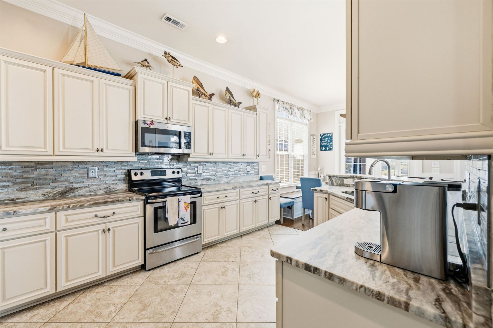 449 Saint Julian Ln. Photo 10