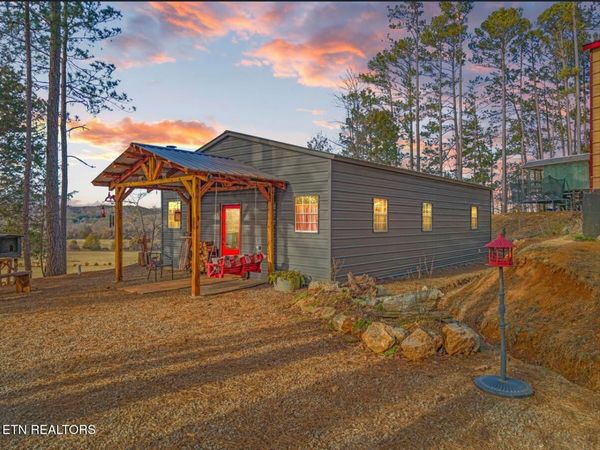 365 County Road 38 , Riceville, TN 37370