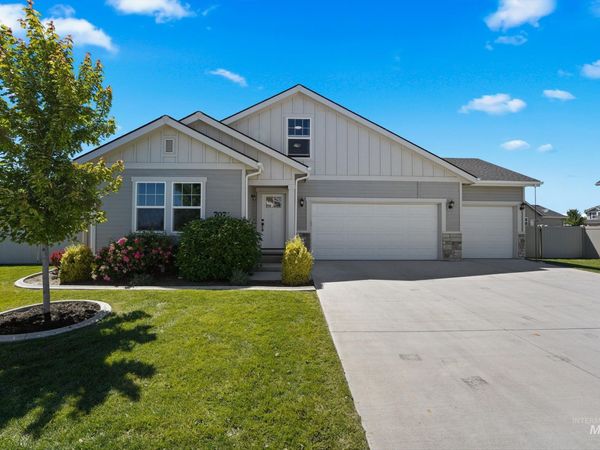 707 N Heliopolis Way, Star, ID 83669