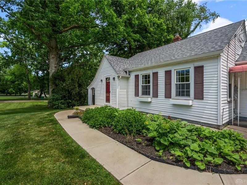 1328 Hanes Road, Beavercreek, OH 45434 Photo 2