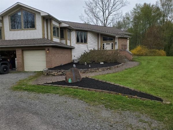16711 4th Section Road , Holley, NY 14470