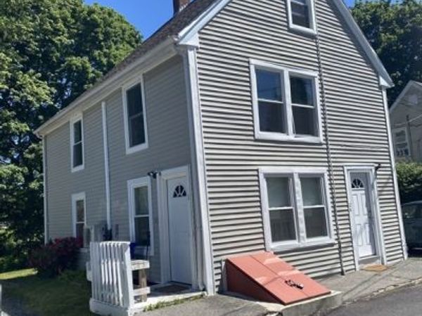 12 Campbell Ct, Taunton, MA 02718