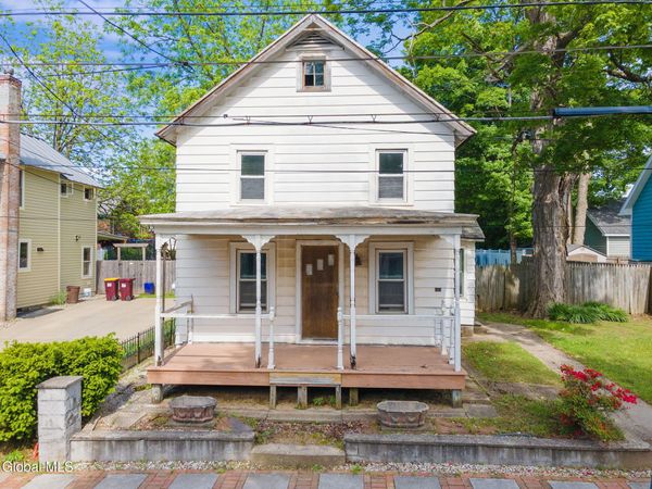 28 Warren Street, Saratoga Springs, NY 12866