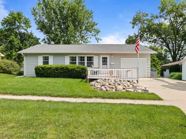 121 E O'Neil Drive, Ames, IA 50010