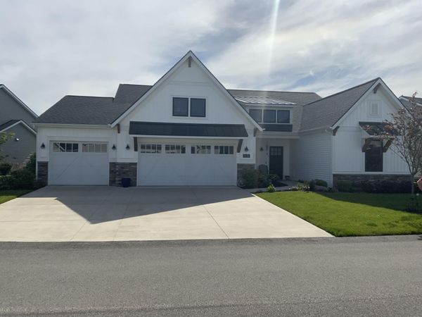 5528 Isle River Drive, Belmont, MI 49306