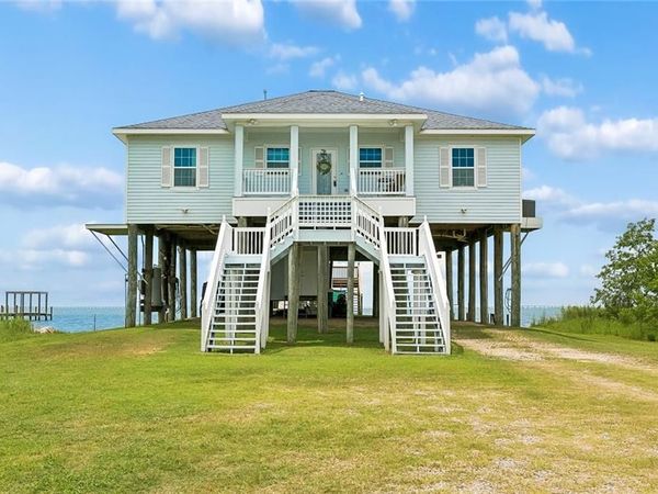 25139 CHEF MENTEUR Highway, New Orleans, LA 70129