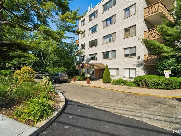 1375 River Road 1A, Unit 1A, EDGEWATER, NJ 07020