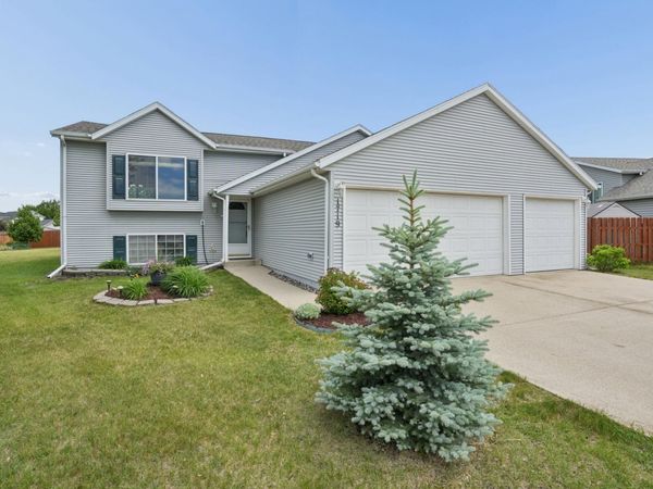 1719 Huntington Court , West Fargo, ND 58078