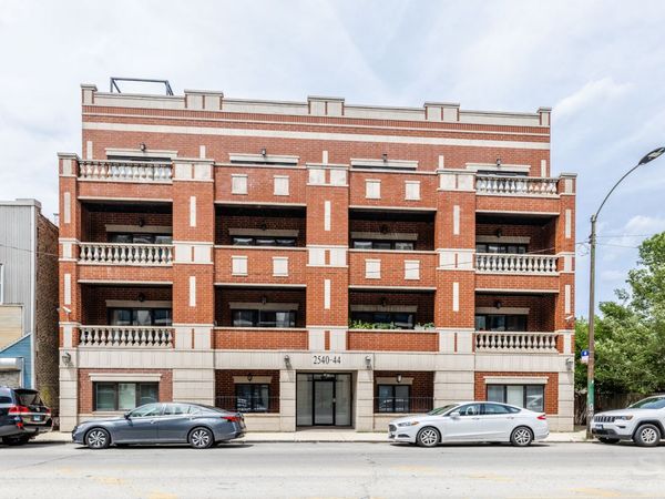 2540 W Diversey Avenue , Unit 401, Chicago, IL 60647