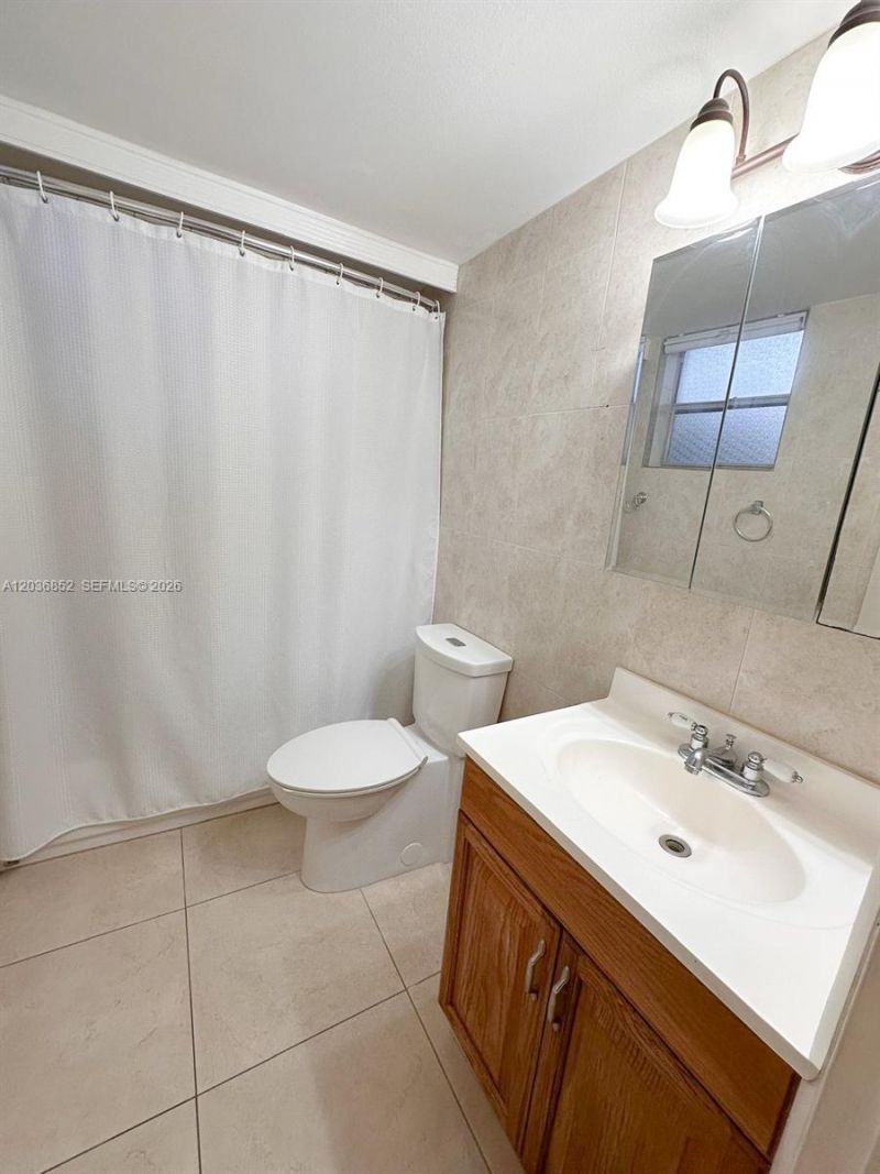 250 181st Dr, Unit 108, Sunny Isles Beach, FL 33160 Photo