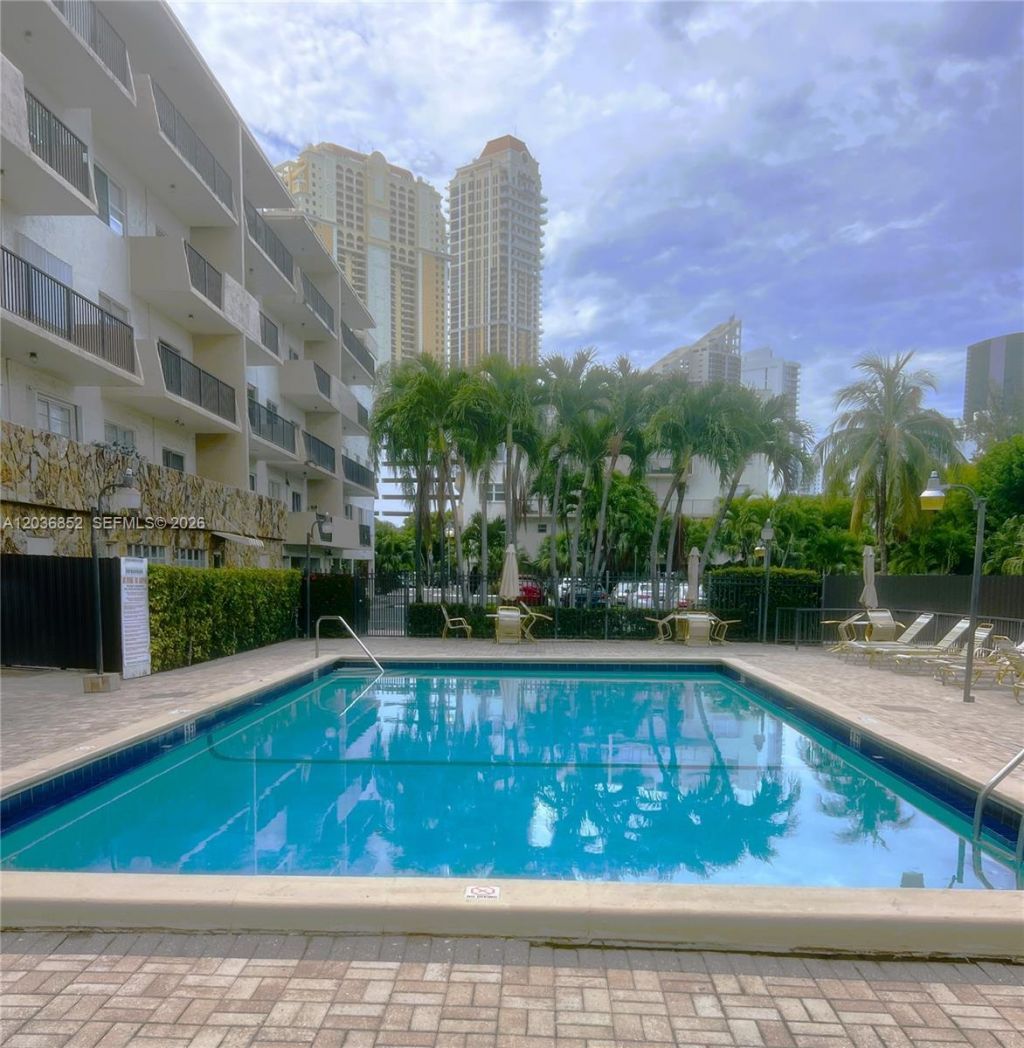 250 181st Dr, Unit 108, Sunny Isles Beach, FL 33160 Photo