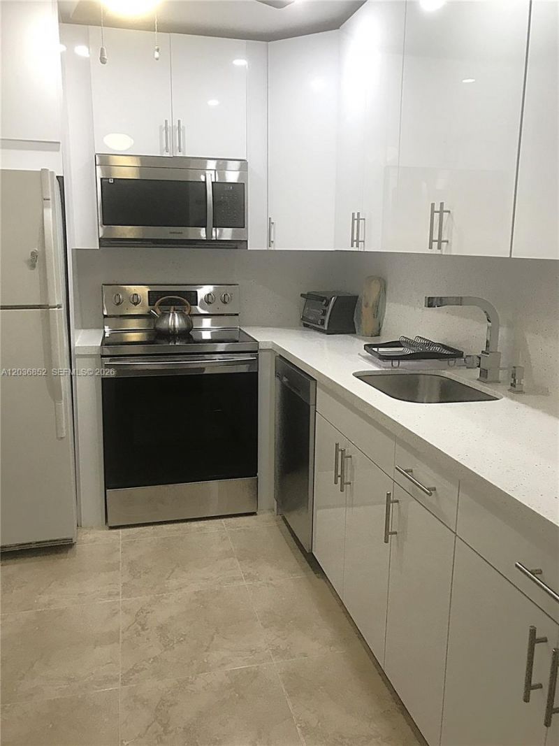 250 181st Dr , Unit 108, Sunny Isles Beach, FL 33160 Photo