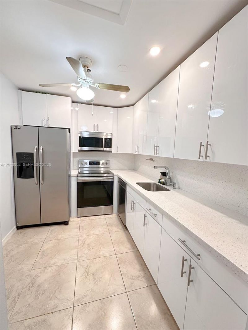 250 181st Dr, Unit 108, Sunny Isles Beach, FL 33160 Photo