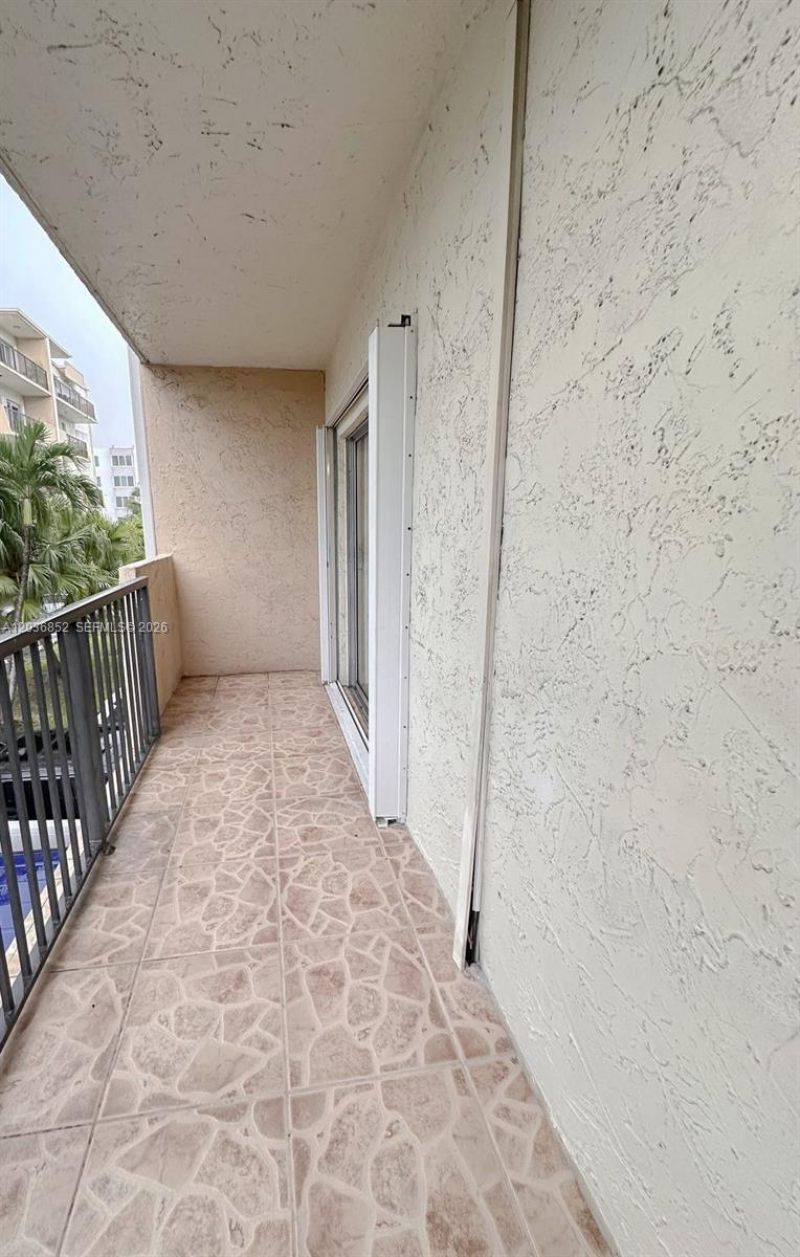 250 181st Dr, Unit 108, Sunny Isles Beach, FL 33160 Photo