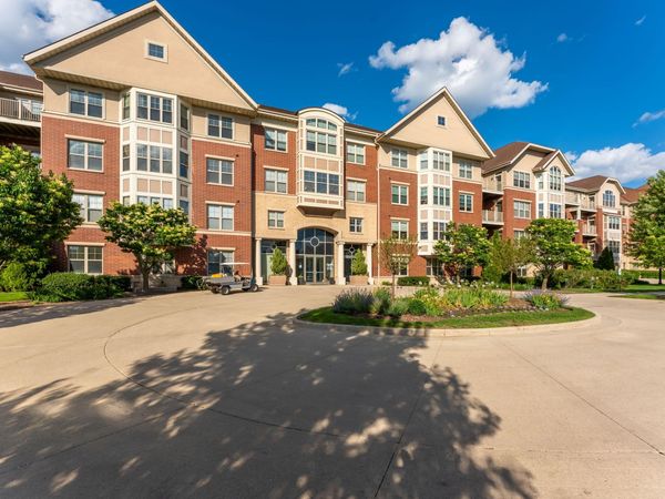 4120 S Lake Dr, Unit 367, Saint Francis, WI 53235