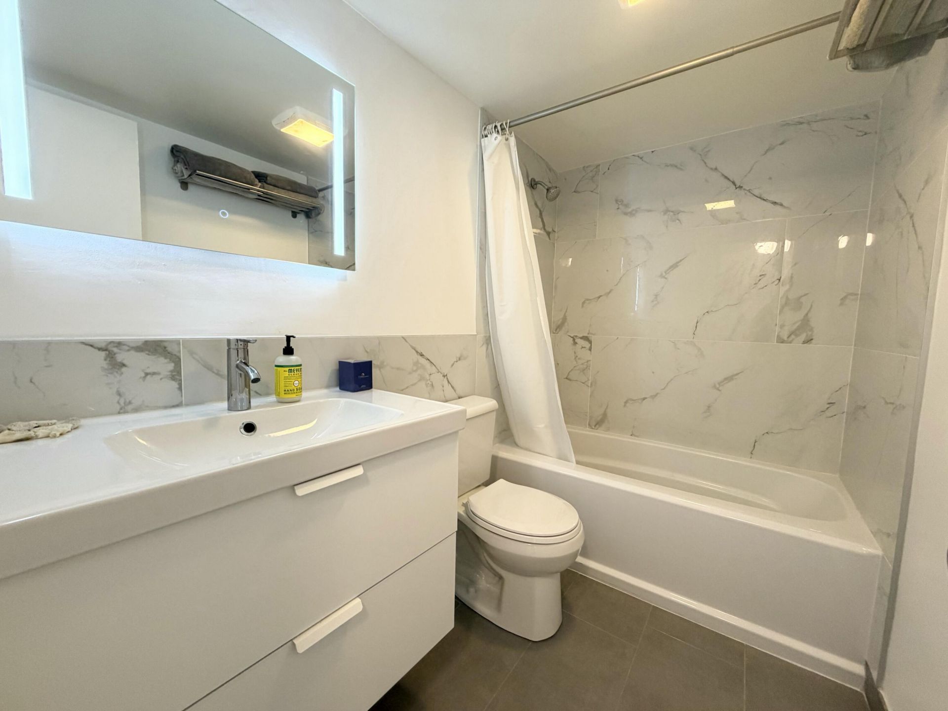 580 Egret Drive, Unit 305, Hallandale Beach, FL 33009 Photo