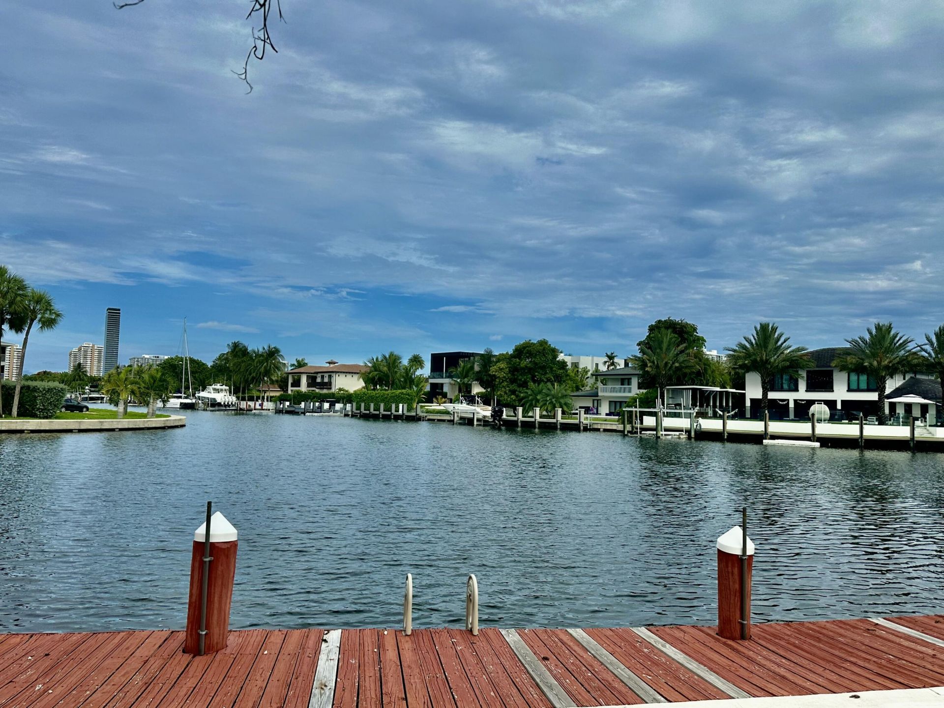 580 Egret Drive, Unit 305, Hallandale Beach, FL 33009 Photo