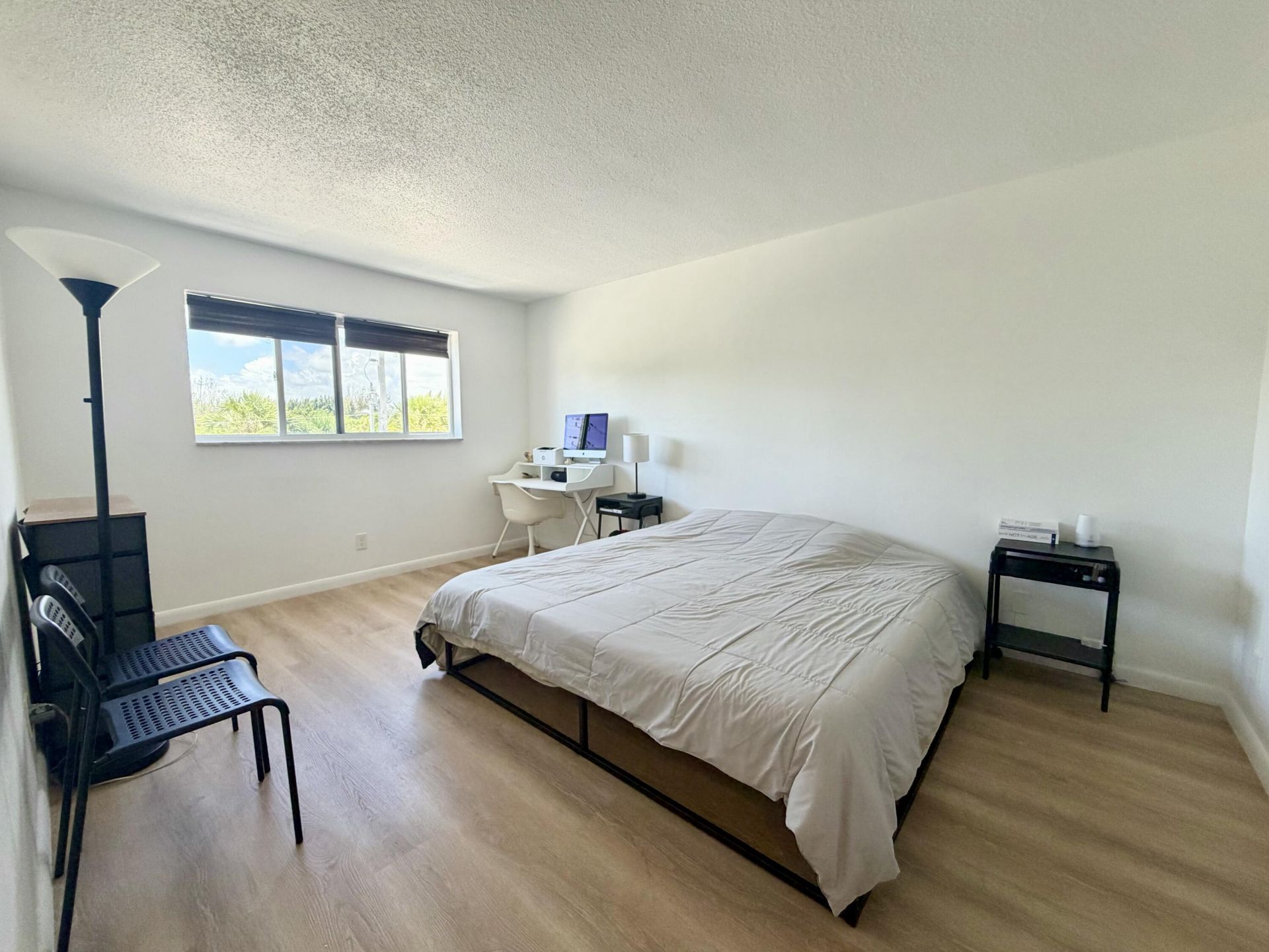 580 Egret Drive, Unit 305, Hallandale Beach, FL 33009 Photo