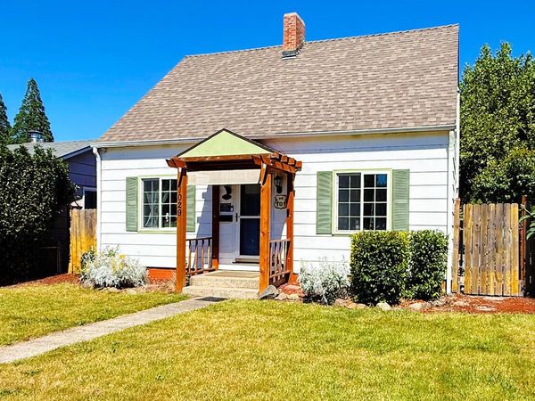 1029 S Holly Street, Medford, OR 97501