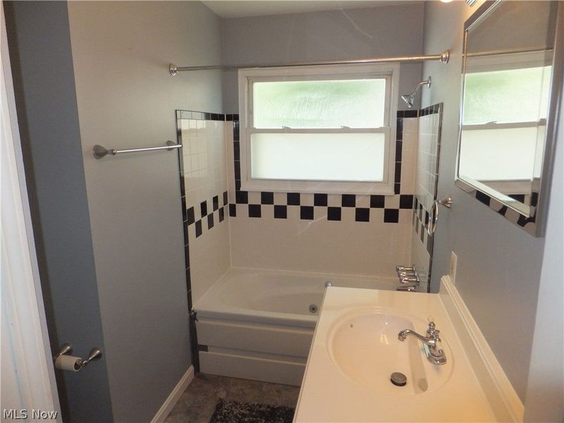 4641 E Lake Road, Sheffield Lake, OH 44054 Photo 7