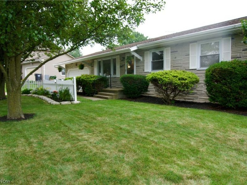 3415 Darbyshire Drive, Canfield, OH 44406 Photo 2