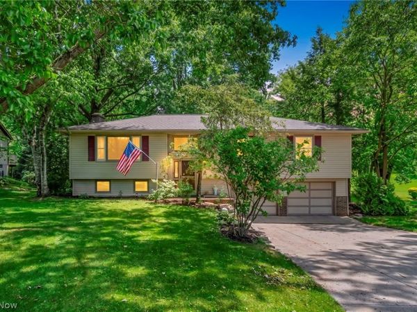 295 Hillsdale Circle , Wadsworth, OH 44281