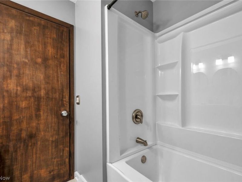 295 Hillsdale Circle, Wadsworth, OH 44281 Photo 17