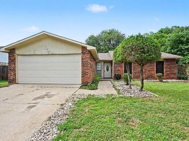 7813 Acapulco Road, Fort Worth, TX 76112