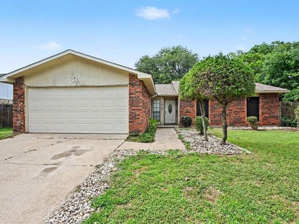 7813 Acapulco Road, Fort Worth, TX 76112
