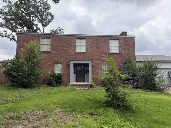 1 Coachlight Drive, Little Rock, AR 72227