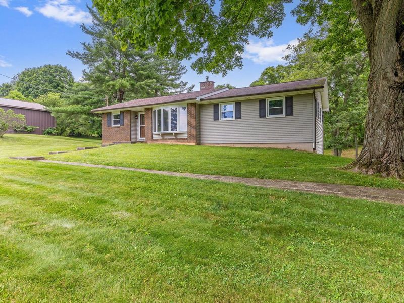 1144 Rainbow Drive NW, Lancaster, OH 43130 Photo 2