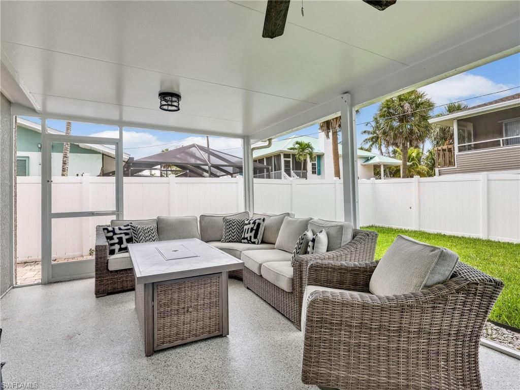 195 Hibiscus Dr , Fort Myers Beach, FL 33931 Photo